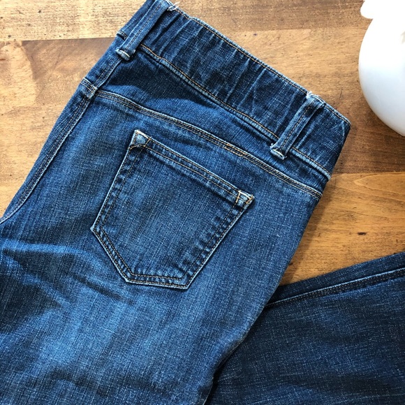 Old Navy Maternity Under Belly Cropped Jeans SZ 8 - Picture 2 of 10